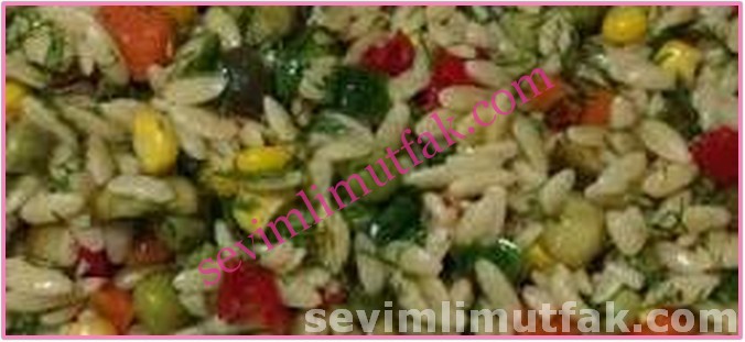Arpa Şehriyeli Gün Salatası Nasıl Yapılır? Arpa Şehriyeli Gün Salatası Nasıl Yapılır?