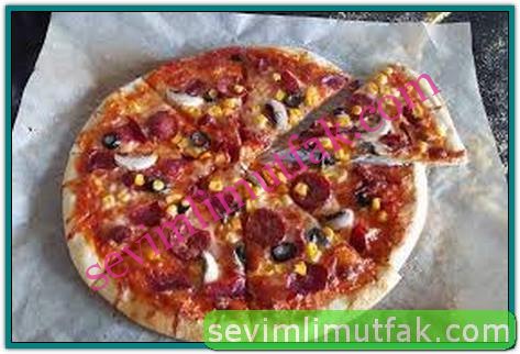 Evde Pizza Nasıl Yapılır? Evde Pizza Nasıl Yapılır?