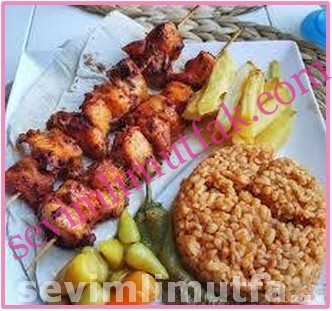 Fırında Yumuşacık Lokum Gibi Tavuk Şiş Nasıl Yapılır? Fırında Yumuşacık Lokum Gibi Tavuk Şiş Nasıl Yapılır?