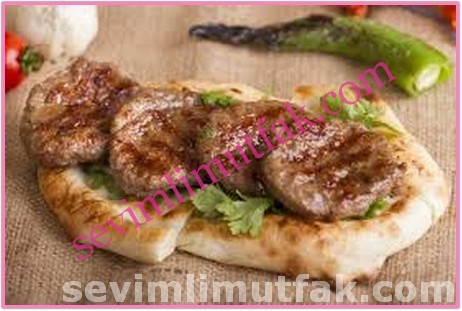 Akçaabat Köftesi Nasıl Yapılır? Akçaabat Köftesi Nasıl Yapılır?