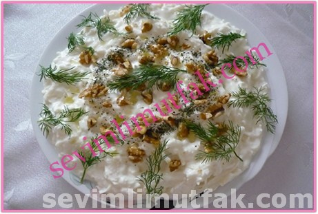 Yoğurtlu Kereviz Salatası Nasıl Yapılır? Yoğurtlu Kereviz Salatası Nasıl Yapılır?