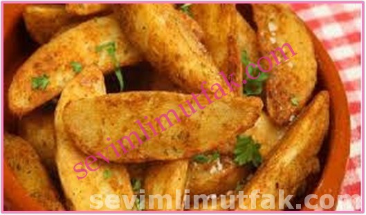Fırında Baharatlı Patates Nasıl Yapılır? Fırında Baharatlı Patates Nasıl Yapılır?