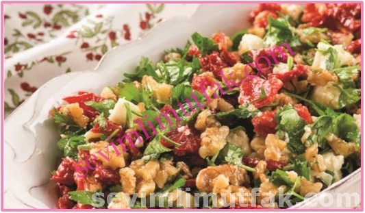 Peynirli Ceviz Salatası Nasıl Yapılır? Peynirli Ceviz Salatası Nasıl Yapılır?
