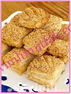 Peynirli Çıtır Simit Börek Nasıl Yapılır? Peynirli Çıtır Simit Börek Nasıl Yapılır?