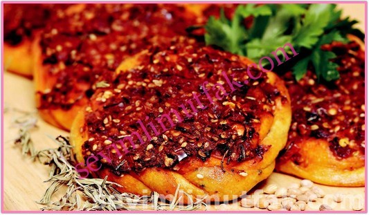 Biberli Ekmek Nasıl Yapılır? Biberli Ekmek Nasıl Yapılır?