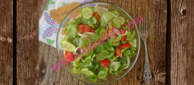 Göbek Marul ile Atom Salata Tarifi Göbek Marul ile Atom Salata Tarifi
