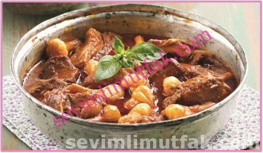 Kuzu Etli Sarımsak Tavası Nasıl Yapılır? Kuzu Etli Sarımsak Tavası Nasıl Yapılır?