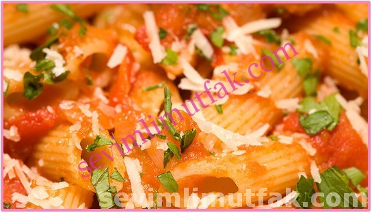 Soslu Makarna Nasıl Yapılır? Soslu Makarna Nasıl Yapılır?