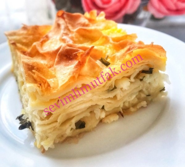 Su Böreği Tadında Peynirli Börek Nasıl Yapılır? Su Böreği Tadında Peynirli Börek Nasıl Yapılır?