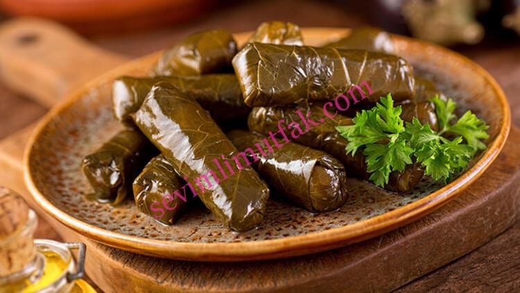 Nefis Zeytinyağlı Yaprak Sarması Tarifi Nefis Zeytinyağlı Yaprak Sarması Tarifi