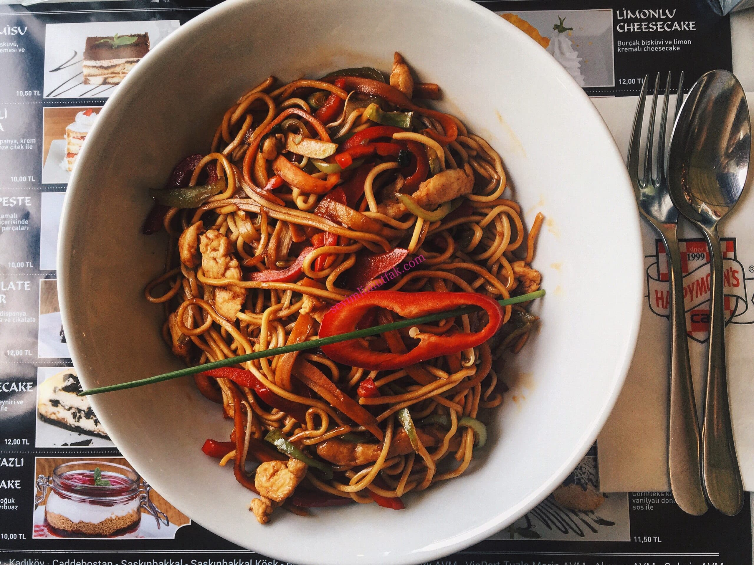 Tavuklu Noodle Tarifi Tavuklu Noodle Tarifi
